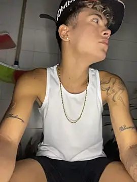 NaimVoss on Stripchat