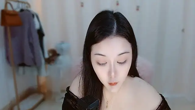Amy-cnbaby
