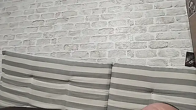 pussyjuicelover38 live cam on StripChat