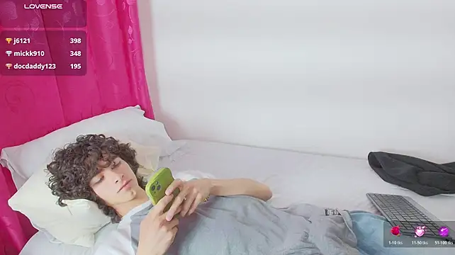 Nude_Boy18 live sex cam