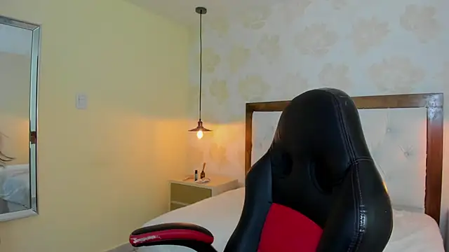 ZOE_COLLINS4 webcam