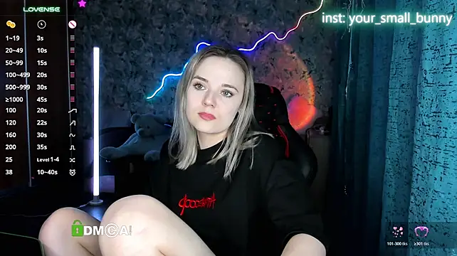 Your_small_bunny live cam on StripChat
