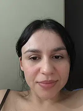 Daniela-rosee live cam on StripChat
