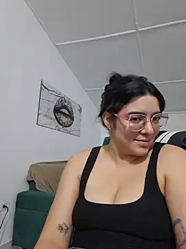 lia_flowers (F young) - PINCH TITS IN PUBLIC