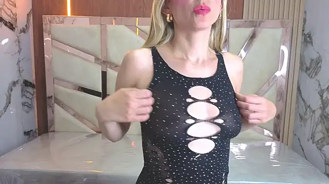 bella_kiss_a