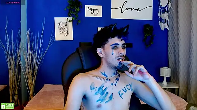 noah_bluex (M twink) - flash balls