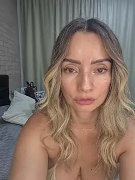 Loly_Horny live cam on StripChat