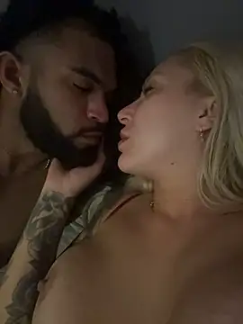 Juuhschmitt live cam on StripChat