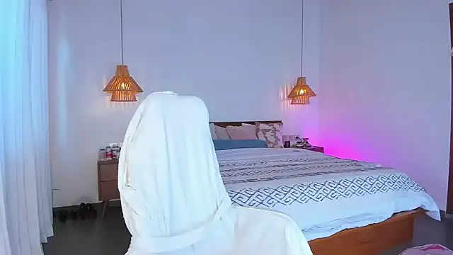 holy_khloe