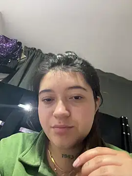 Karina_Leon
