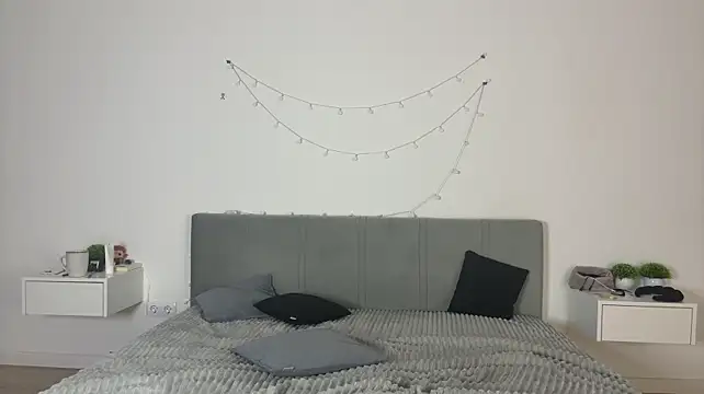 meowchaa live cam on StripChat