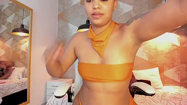 LalilaBrunettee live cam on StripChat