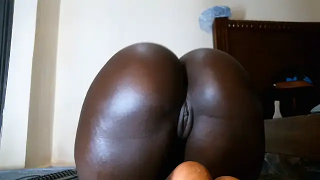 booty-ebonie
