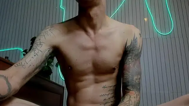 James2Inked on Stripchat