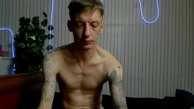 James2Inked live cam on StripChat