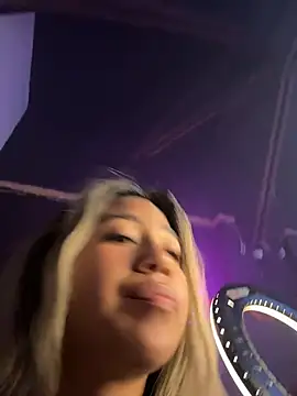 Kimmiebellarie live cam on StripChat