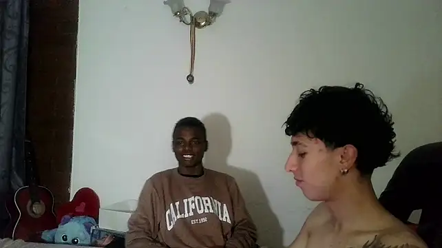 Mr__Aaronn live cam on StripChat