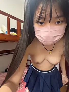 xiaxia868 (F teen) - 全裸直播5分钟