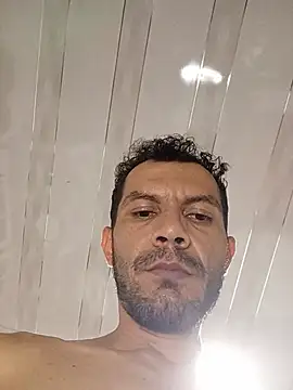 Skinyhot99 live cam on StripChat