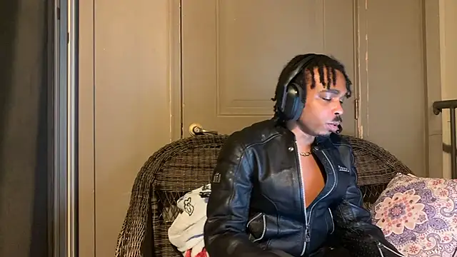 anthonyroth live cam on StripChat