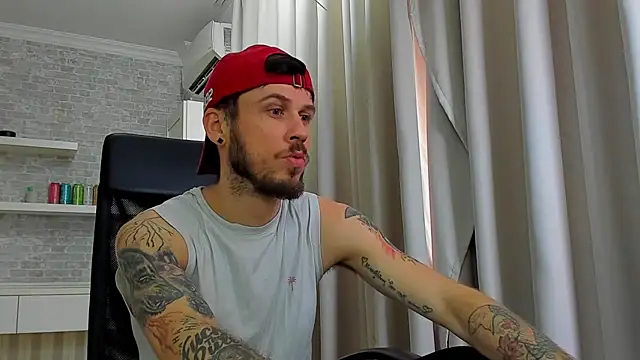 JonahShaw live cam on StripChat