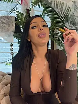 reynamorel (F milf) - Naked doggy tease and spanks