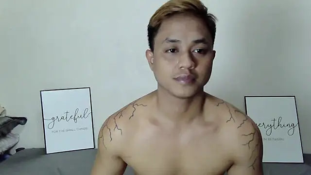 LonelyMark4u live cam on StripChat