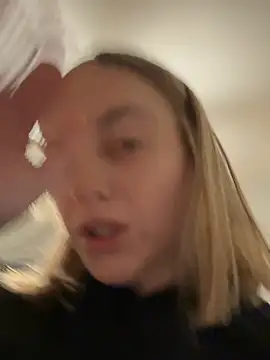 jaseyrae (F young) - Tip 200tks for vid sucking my bfs dick!