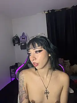 Niina_sssy live cam on StripChat