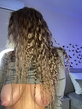 AlexaVee_