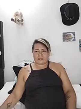 angi_daw live cam on StripChat
