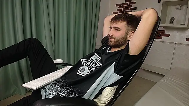 KyloEast live cam on StripChat
