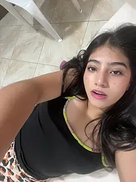 jessica_outdoors live cam on StripChat