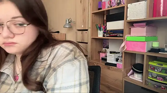 ArianaHowk webcam