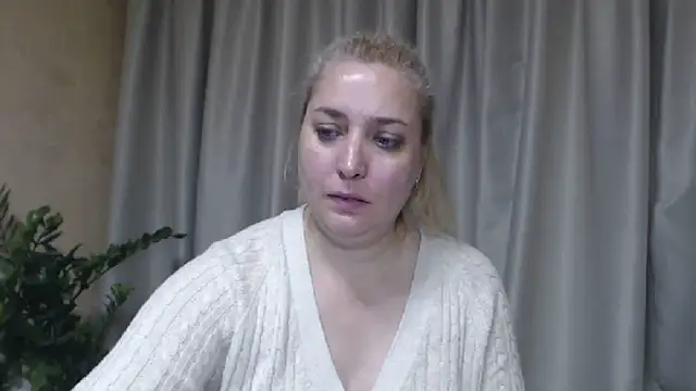 sweetpussy13 live cam on StripChat