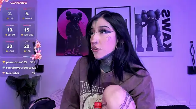 Kat_VonDe live cam on StripChat