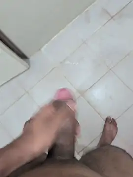 hornyguy9957 (M young) - Show dick