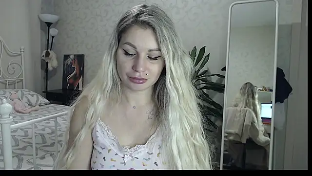 ShyEvaa live cam on StripChat