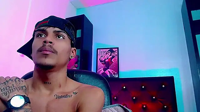 Angel_foxc13 live cam on StripChat