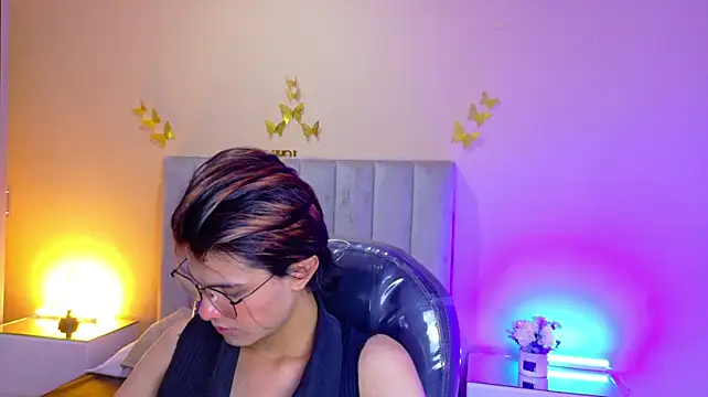 derek_sinn (M twink) - Spanking until my butt is red🔥