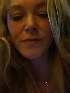 bettyandgold (F milf) - 10 push ups