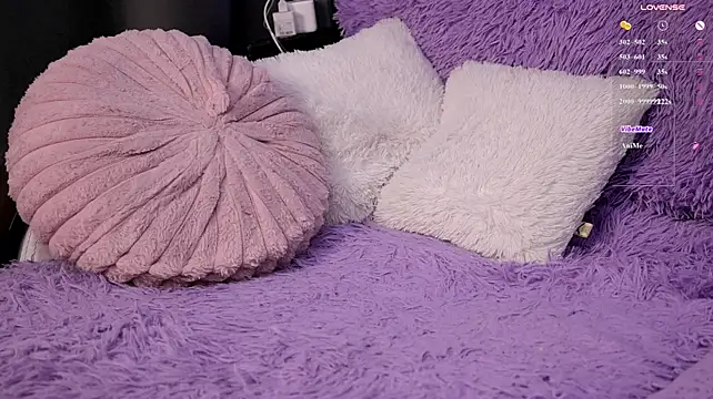 Your__Rose live cam on StripChat