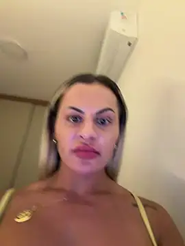 carolinecbso big booty twerk cam