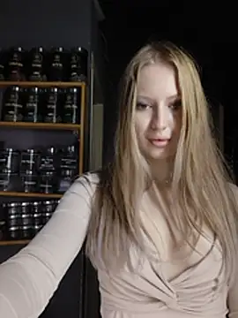 moretheninfinity Live Webcam on Stripchat