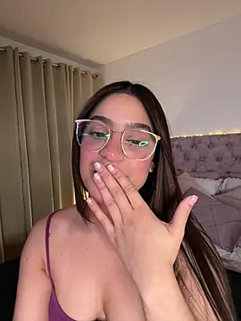 Samantha_e2 live cam on StripChat