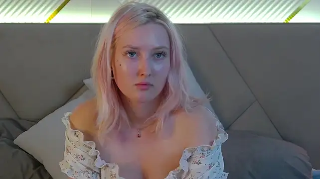 MarianeSun live cam on StripChat