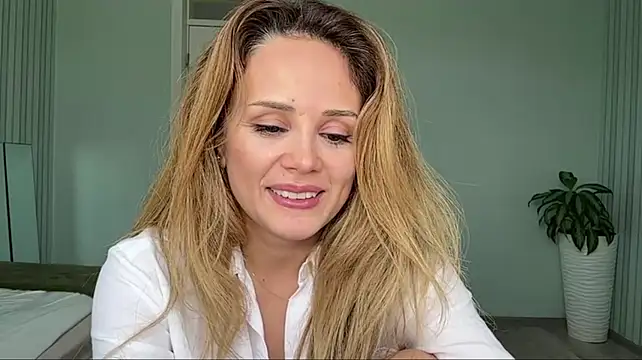 SayraPie live cam on StripChat