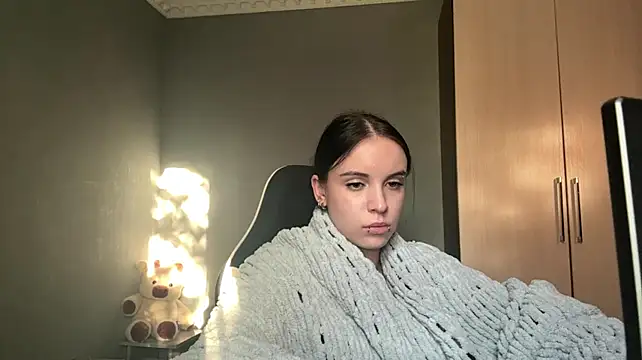 Hisaky live cam on StripChat