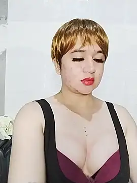 superhotshemale live cam on StripChat
