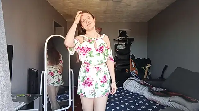 AlessandraToth live cam on StripChat